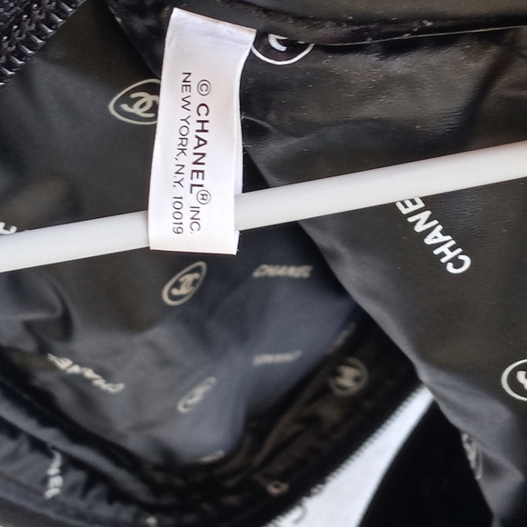 Chanel Velvet Cosmetic Bag with Double. Zippers - Picture 5 of 10